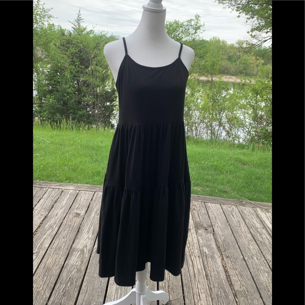 •Black flowy dress